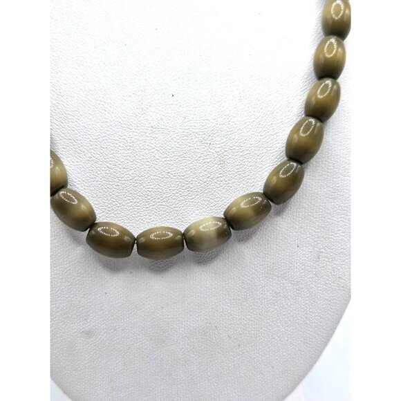 Vintage Olive Green Oval Beaded Necklace Womens Jewelry - Picture 2 of 2